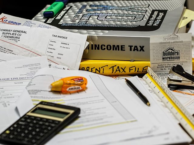 Income-tax-491626_1920_(1)
